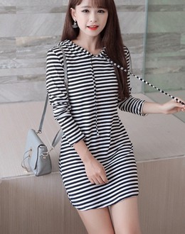 Đầm sọc kèm nón