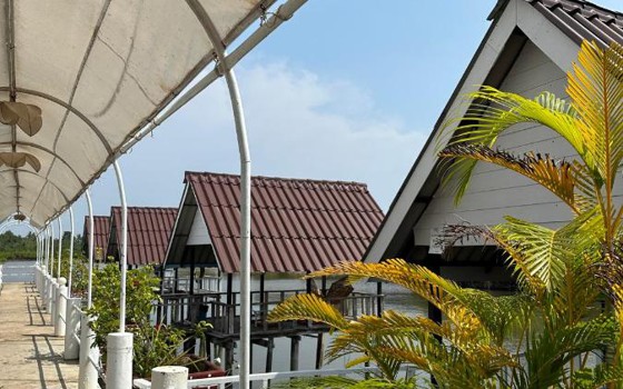 Thmorda River View Resort & Restaurant