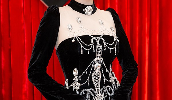 Ngọc Trinh, Mai Ngô đọ sắc với phong cách đối lập