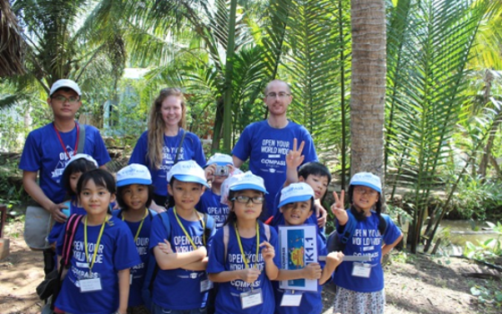 Học tiếng Anh qua hoạt động ngoại khóa cùng giáo viên nước ngoài