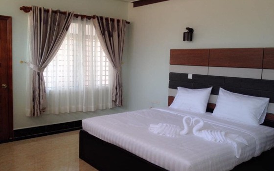 ផ្ទះសំណាក់​ កំពង់បាយ​ ម៉ាកេង ខេត្តកំពត