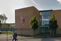 Trường học Anh cấm học sinh giơ tay phát biểu