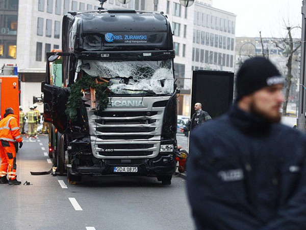 Nếu không có hệ thống phanh tự động, số nạn nhân của vụ thảm sát tại Berlin có thể còn cao hơn thế