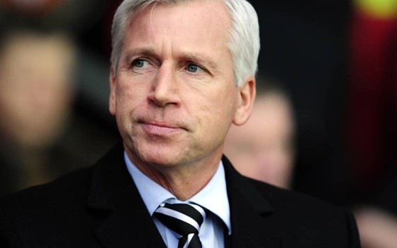 HLV thứ 2 tại Ngoại hạng Anh mất việc