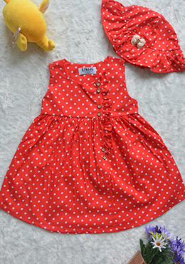 Đầm Chấm Bi Bé Gái Khuy Nón Nhí Đỏ 