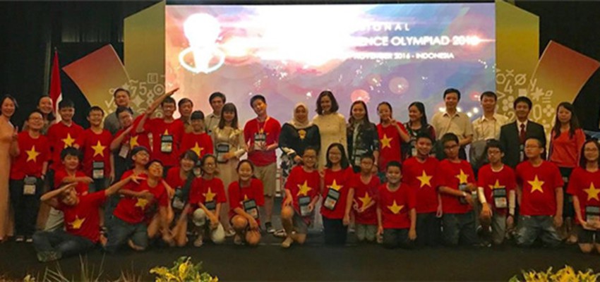 Vượt qua nhiều đội mạnh, tuyển Toán Việt Nam dẫn đầu kì thi quốc tế