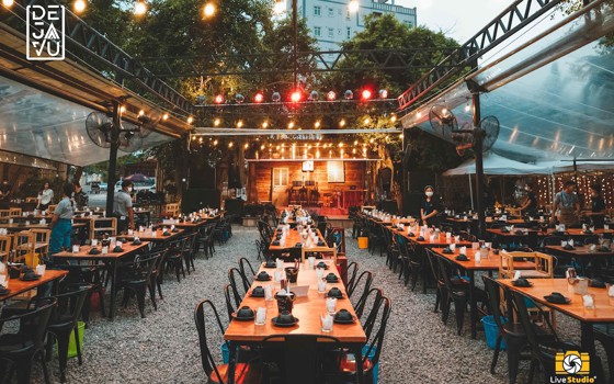 Deja Vu -The Garden Pub