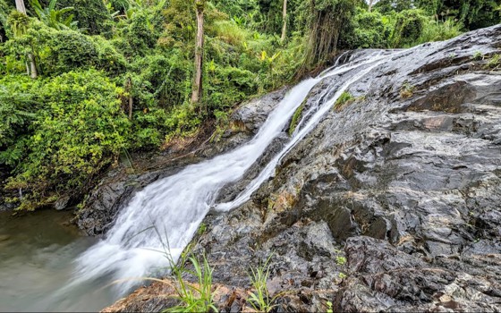 ទឹកធ្លាក់អន្លង់ស្វាយ ខេត្តកំពង់ឆ្នាំង