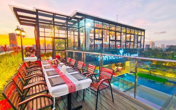 AKASA Skybar ភ្នំពេញ