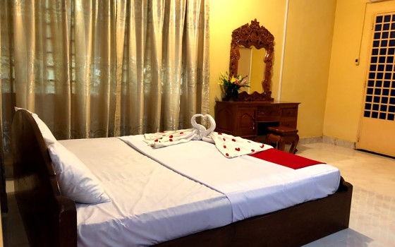 សណ្ឋាគារ ចន្ធា បុរិន្ទ ខេត្តកំពង់ឆ្នាំង