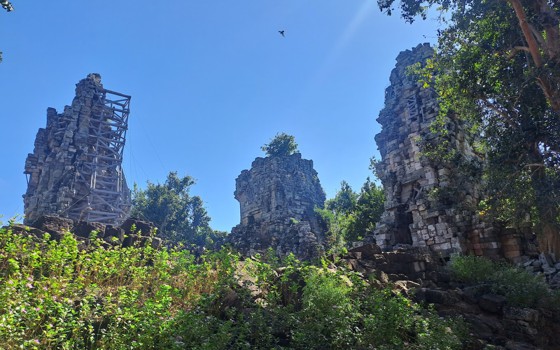 ទេសចរណ៏​ ប្រាសាទ បន្ទាយទ័ព នៅខេត្តបន្ទាយមានជ័យ