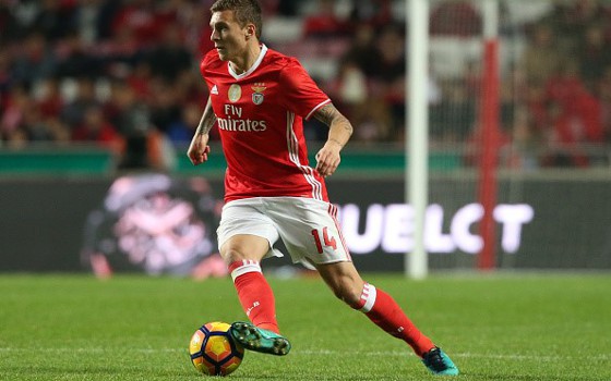 Thương vụ Victor Lindelof đến MU gặp rắc rối mới