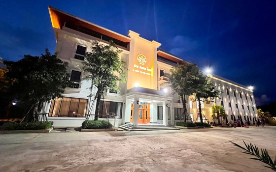 សណ្ឋាគារ The White Palace Hotel &Resort បន្ទាយមានជ័យ