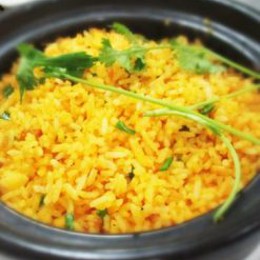 បាយឆាជាមួយត្រីប្រ៉ាយ