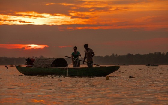 ជិះ​ទូក​មើល​​ថ្ងៃ​លិច​​នៅ​ស្ពាន​សេកុង​ ខេត្តស្ទឹងត្រែង