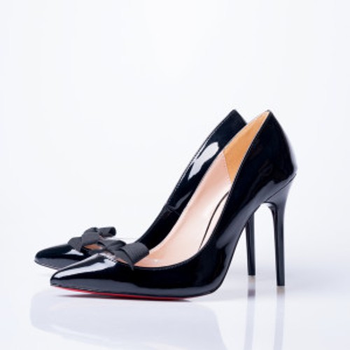 ស្បែកជើងកែងខ្ពស់