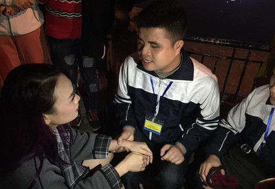 Sau khi hát cùng Mỹ Tâm, chàng trai khiếm thị được bao nhiêu tiền ủng hộ?