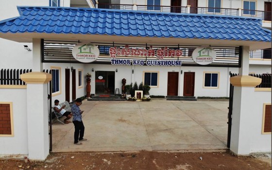 ផ្ទះសំណាក់ថ្មកែវ ខេត្តកំពត