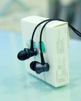 Tai nghe nhét tai Xiaomi Mi In-Ear Headphones Basic 2016