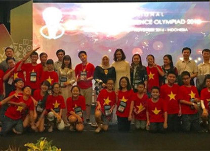 Vượt qua nhiều đội mạnh, tuyển Toán Việt Nam dẫn đầu kì thi quốc tế