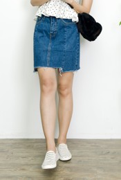 Chân váy jean suông