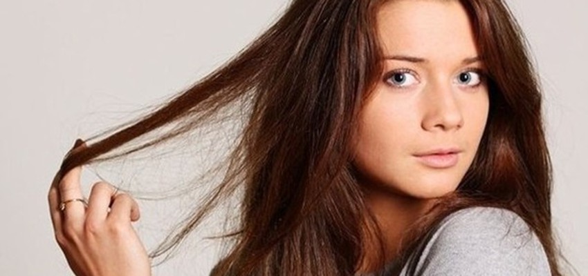 4 sản phẩm tốt nhất dành cho tóc khô hư tổn