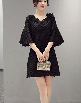 Đầm ren tay loe kết hoa