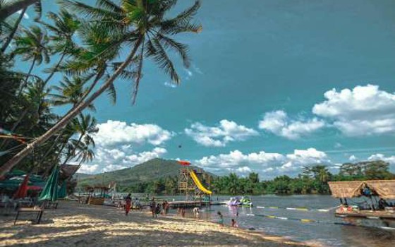 ឆ្នេរ​ឋានសួគ៌ ខេត្ត​កំពត