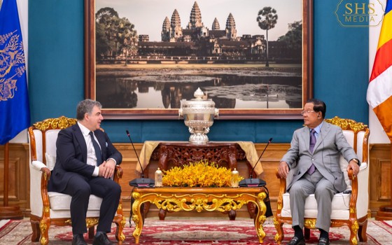 សម្តេចតេជោ ហ៊ុន សែន អនុញ្ញាតឱ្យ លោកសាស្ត្រាចារ្យបណ្ឌិត Sir Konstantin (Kostya) S. Novoselov FRS អ្នកទទួលពានរង្វាន់ ណូបែលរូបវិទ្យា និងប្រតិភូ ចូលជួបសម្តែងការគួរសម