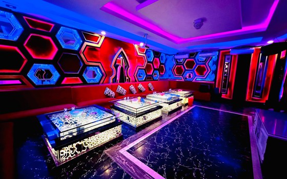 ខារ៉ាអូខេ ស៊ែ ឡា វី ខេត្តបាត់ដំបង