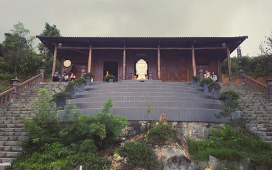 Đường lên 'cổng trời' Linh Quy Pháp Ấn trong MV Lạc Trôi