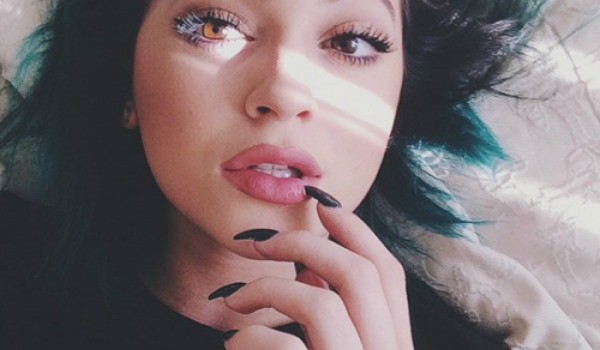 Chăm sóc sắc đẹp cùng Kylie Jenner