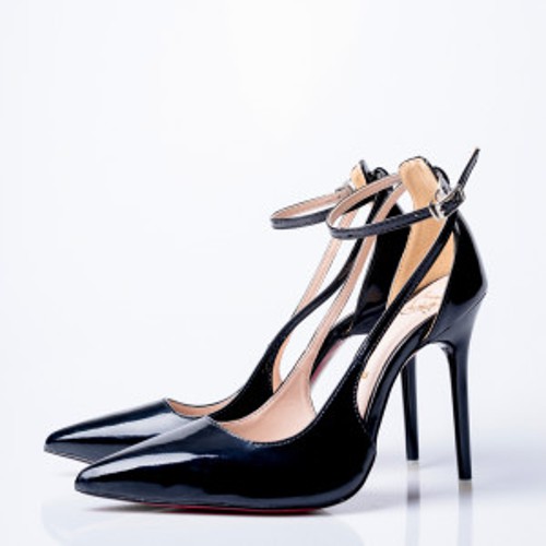 ស្បែកជើងកែងខ្ពស់