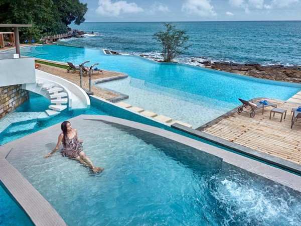 រីសត និងស្ប៉ា សណ្ឋាគារឯករាជ្យ