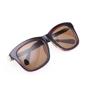 វ៉ែនតាស្ត្រី 