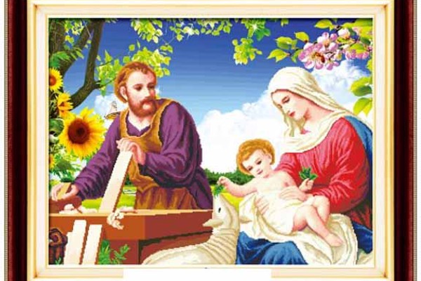 Tranh thêu chữ thập Thánh Gia Nazareth