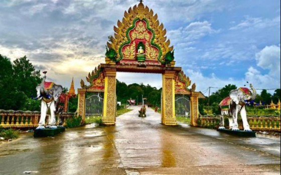 មជ្ឈមណ្ឌលវិបស្សនាធុរៈគិរីនាគវ័ន