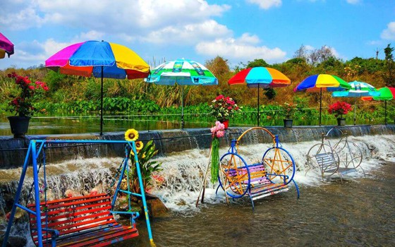 រមណីយដ្ឋានចម្ការខ្មែរ ឬហៅថា រមណីយដ្ឋានទឹកជ្រោះបរយ៉ាខា