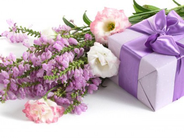 ជ្រើសរើស​ទិញ​កាដូ​ខួបកំណើត​ជូន​ម្តាយ​ដែល​ដឹងគុណ​មួយ​ពាន់​ដង​