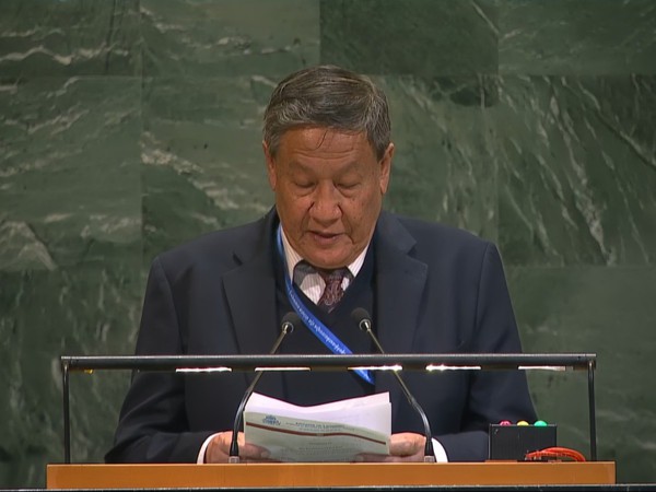 តំណាងអចិន្ត្រៃយ៍កម្ពុជាប្រចាំ អ.ស.ប. បញ្ជាក់សាជាថ្មីពីជំហរមិនងាករេរបស់កម្ពុជា ក្នុងការគោរពយ៉ាងមុតមាំនូវច្បាប់អន្តរជាតិ និងធម្មនុញ្ញអ.ស.ប. ប្រកាន់ខ្ជាប់នូវការដោះស្រាយជម្លោះដោយសន្តិវិធី និងគោរពបូរណភាពទឹកដី និងអធិបតេយ្យជាតិ