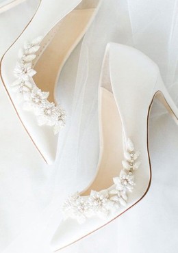 ស្បែកជើងអាពាហ៍ពិពាហ៍