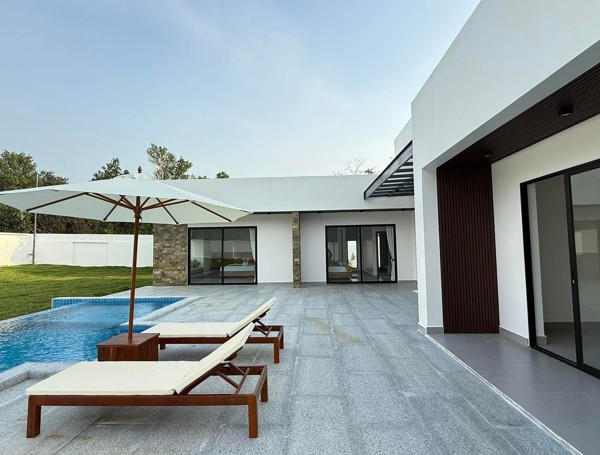 ផ្ដេីមស្នេហ៍ វីឡា - Pderm Snea Villa