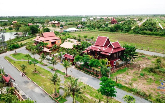រមណីយដ្ឋាន​ភូមិ​ផ្កា​ត្រកួន ខេត្តកណ្ដាល