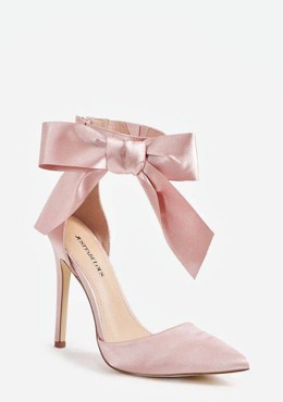 ស្បែកជើងកែងខ្ពស់ 