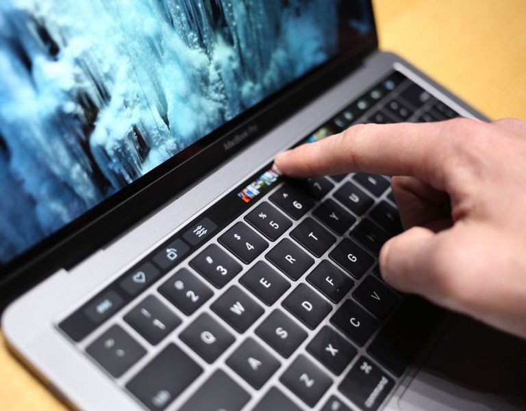 Apple សម្ពោធ MacBook Pro 2016 ដែលស្តើង និងស្រាល ដែលមានតម្លៃចាប់ពី 33 លានដុង