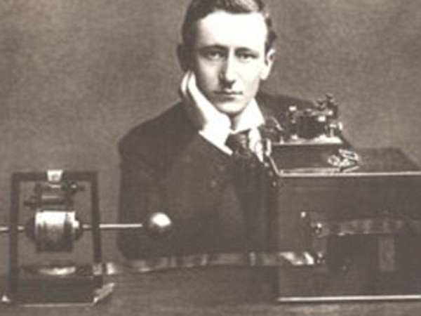 Sóng điện thoại KHÔNG làm nam giới bị vô sinh