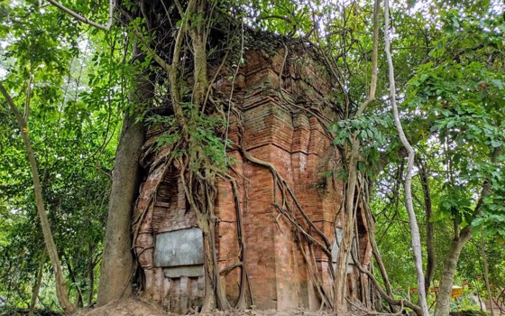 ប្រាសាទលោមនាង​ ខេត្តព្រះវិហារ