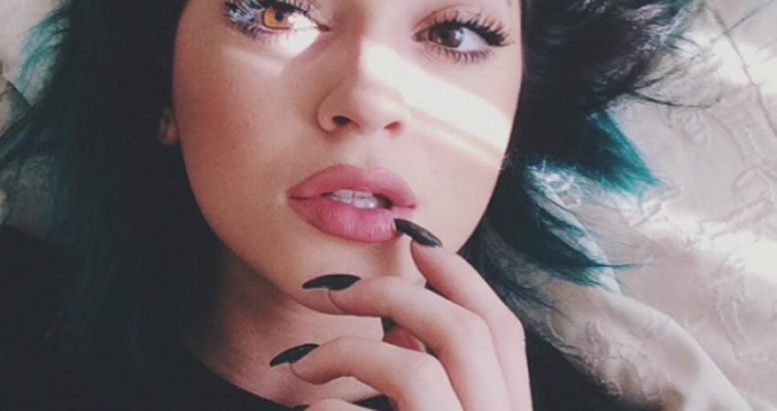 Chăm sóc sắc đẹp cùng Kylie Jenner