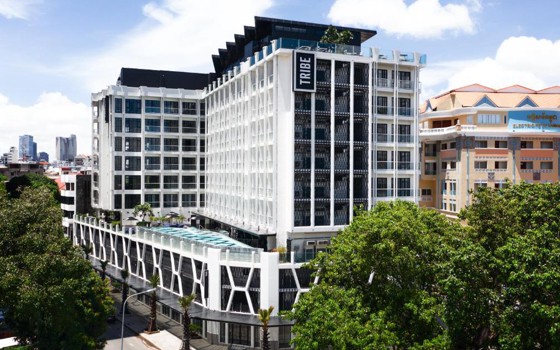 សណ្ឋាគារ TRIBE Phnom Penh Post Office Square 