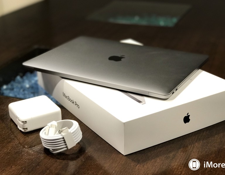 MacBook Pro 2016 bỏ khe cắm thẻ nhớ SD vì sao?